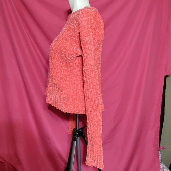 JW Style - Beautiful Sweater - Picture 2 of 6